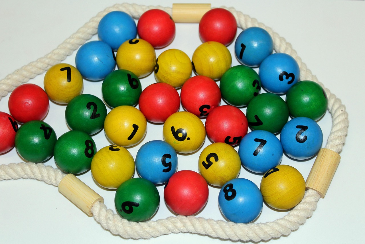 陪孩子玩什么小游戏好，激发创造力与亲密互动？