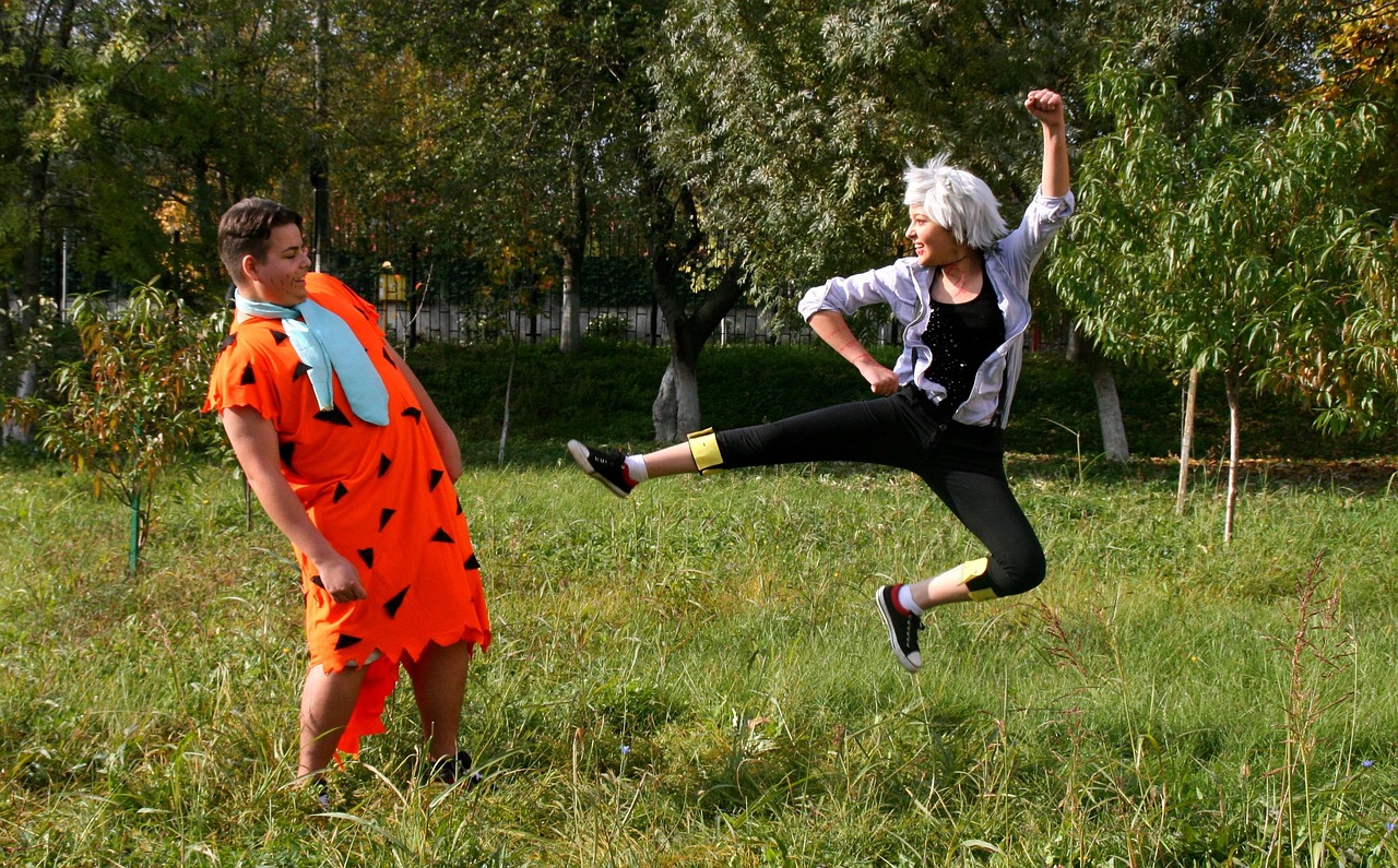 如何选择适合陪女朋友玩的游戏，增进感情？