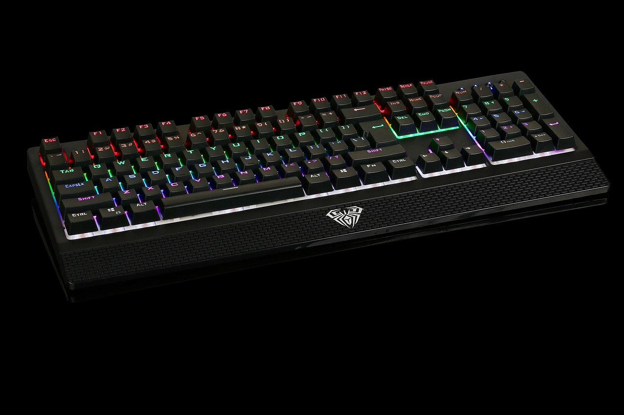 王者荣耀游戏陪玩接单平台，如何选择合适的平台？费用构成、避坑指南