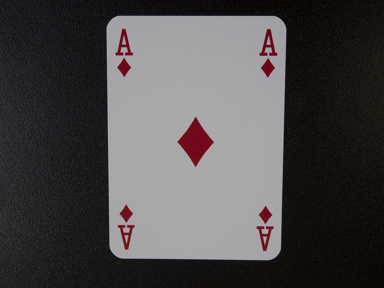 游戏陪玩一小时多少？费用构成解析与避坑指南