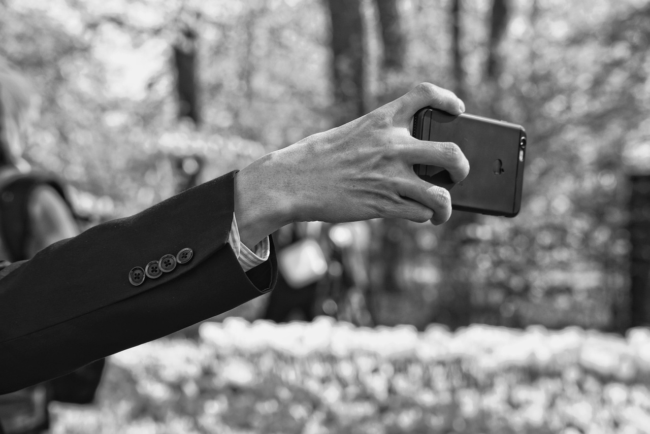 手机游戏陪玩免费兼职，如何避免陷阱？