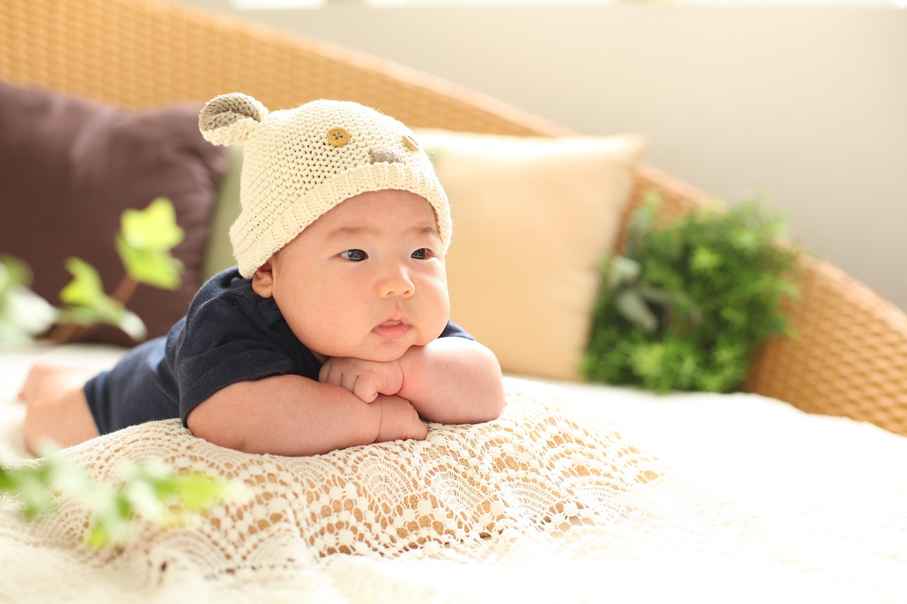 如何陪婴儿玩?简单游戏促进亲子互动,提升宝宝认知能力 如何陪婴儿玩?简单游戏促进亲子互动,提升宝宝认知能力