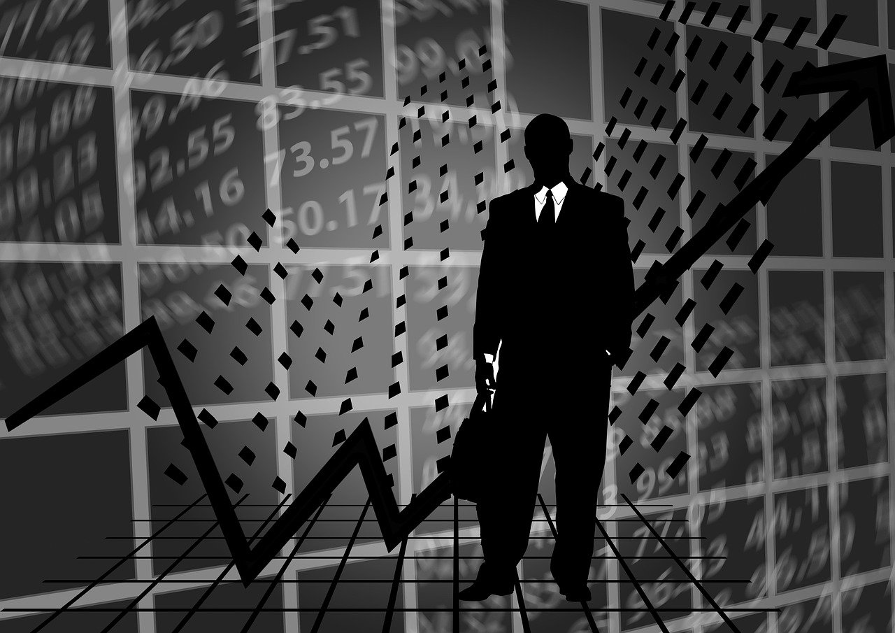 游戏陪玩如何实现盈利？揭秘背后赚钱机制，避免常见陷阱