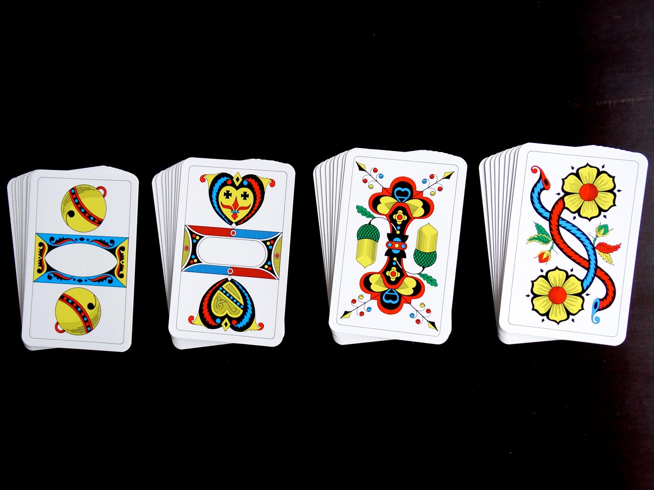 纸牌搭高塔游戏如何玩, 有哪些技巧, 需要注意什么？